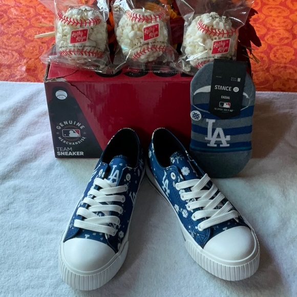 ⚾️🌭🥜🍿 LOS ANGELES DODGERS  SNEAKER BUNDLE ⚾️🌭🥜🍿 NWT ⚾️🌭🥜🍿 - Picture 9 of 16